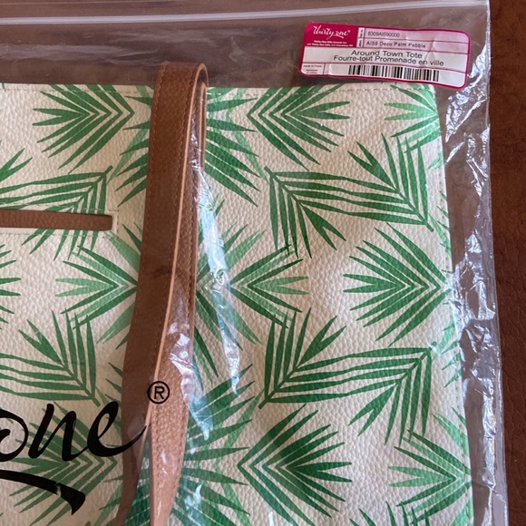 Thirty-one Around Town Tote in Deco Palm - Picture 9 of 9